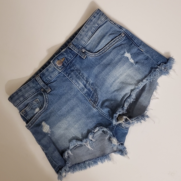 H&M Blue Denim Distressed Frayed Hem Shorts 4 - Picture 5 of 9